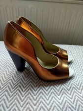 CLARKS SOFTWEAR GOLD PEEP TOE