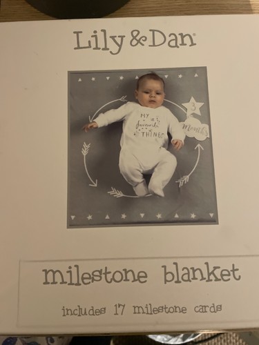 Lily dan milestone - milestone, blanket
