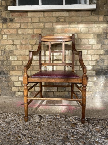 Aesthetic movement oak - an,