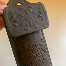 Vintage metal Nutmeg Spice