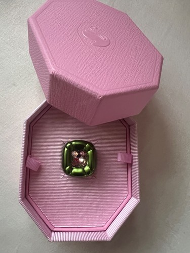 Swarovski dulcis cushion - swarovski, cut