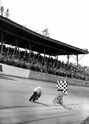 Yamaha works rider jarno - yamaha,