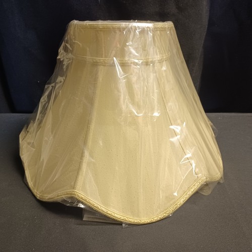 Large pale yellow - yellow, traditional