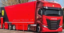 Burago 1:43 Scale Ferrari Iveco S-Way 570 Racing Transporter w/1 Car