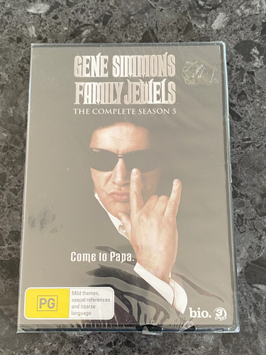 Gene simmons family jewels - simmons,