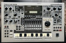 Roland MC 505 Groovebox Rhythm Machine 303
