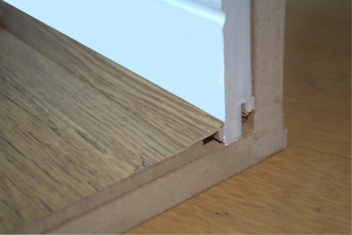 Small sample floor edge - small, of