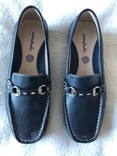 NEW Women's Moshulu  Leather  Navy Loafers Size 4