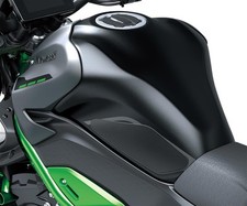 KAWASAKI Z900 2025 - Knee pads