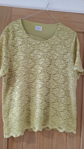 Ladies size mustard short - size,