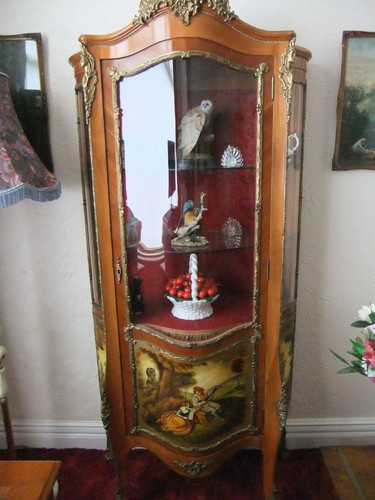 Antique bow fronted - , vernis