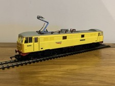 Hornby R2596 OO Gauge Network