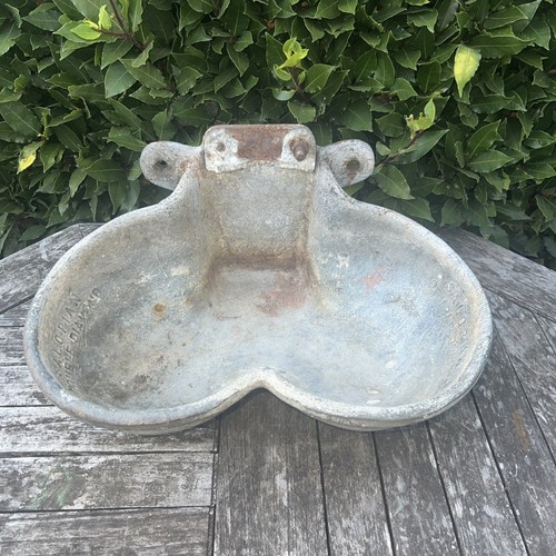 Vintage cast double cattle - cast,
