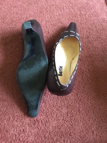 Size small heeled court - small,