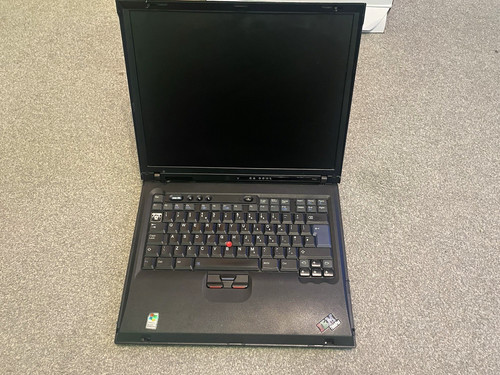 Retro ibm thinkpad r50e - ibm,