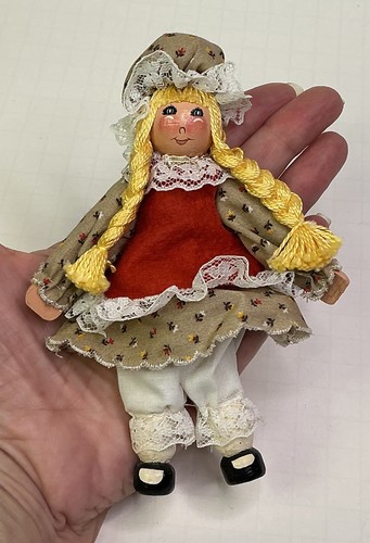 Vintage folk art wooden peg - folk,