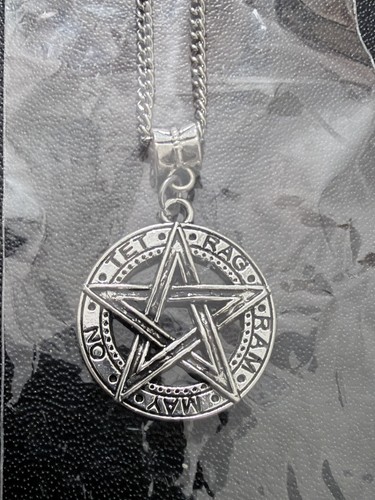 Silver tone pentagram - tone, /