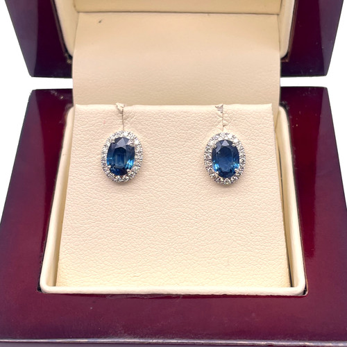 18ct white gold - gold, oval