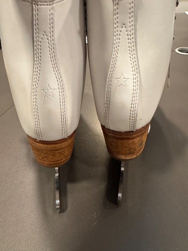 Riedell young ladies white