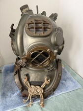 US Navy Mark V Diving Divers