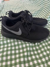 Nike Roshe Run Size 5 Black