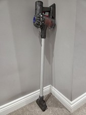 Dyson V6 Cordless Vacuum Cleaner With Pet Tool and Wand