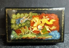 Superb Beautifully Hand Painted Vintage Russian USSR Lacquer Box  Rare Signed