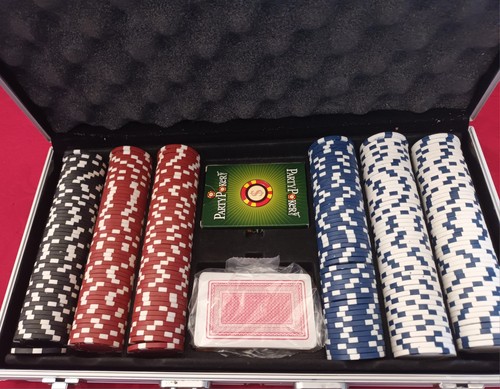 Party poker set an - set, in