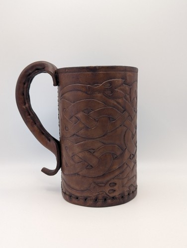 Leather tankard jack - &,