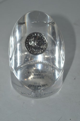 Itt paperweight million - paperweight,