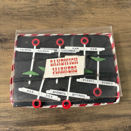 Vintage retro sandwich - sandwich, markers