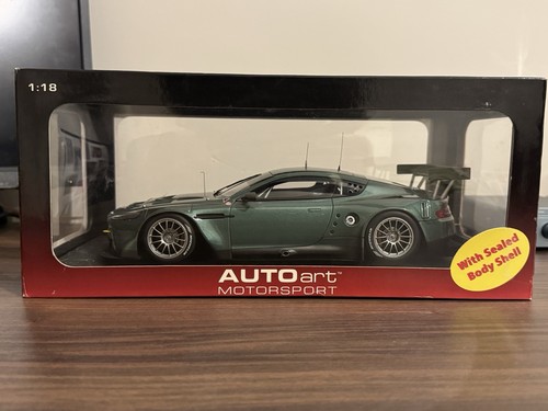 Autoart aston martin dbr9 - 1:18,