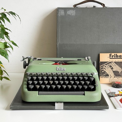 Working erika typewriter - erika, 10