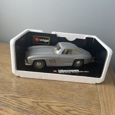 Burago 1957 Mercedes Benz 300sl  Roadster  Red Diecast  1:18 Scale    in Box