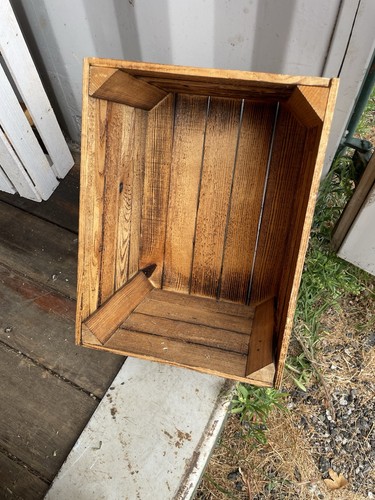 Small wooden display apple - small,