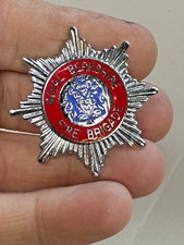 FIRE SERVICE CAP BADGE OBSOLETE :ROYAL BERKSHIRE FIRE BRIGADE