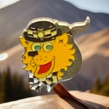 Vintage-Lions Club - Lion Mascot Wearing A Police Helmet - Enamel Badge. Y3 3