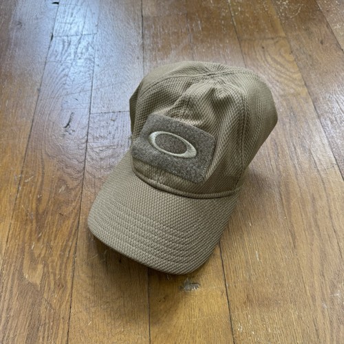 Vintage oakley beige patch - oakley,