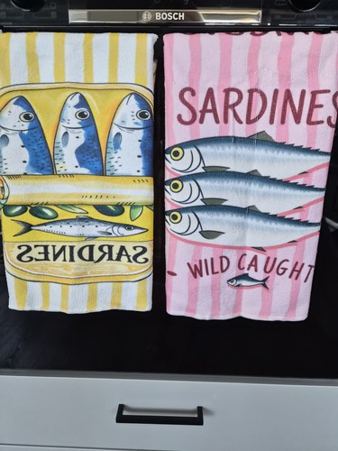 Pink lobster sardine design - pink,