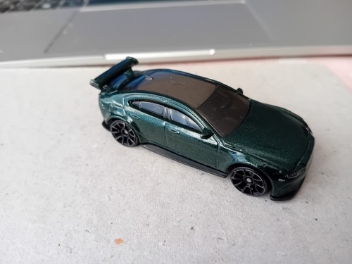 Hot wheels jaguar sv - jaguar, xe