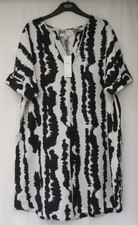 LADIES MARKS & SPENCER BLACK &