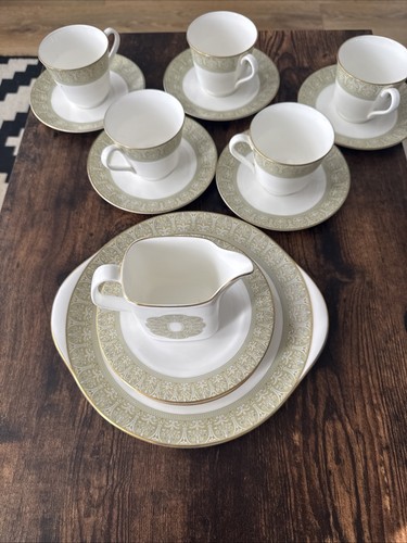 Royal doulton sonnet pieces - royal,