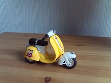 sunnyside diecast model vespa / lambretta in yellow & white