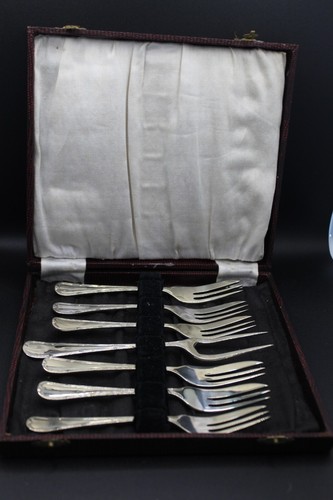 Vintaged boxed set piece - vintaged, of