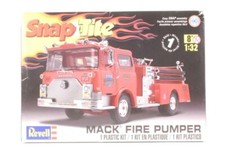 Revell 1225 1:32nd scale Mack