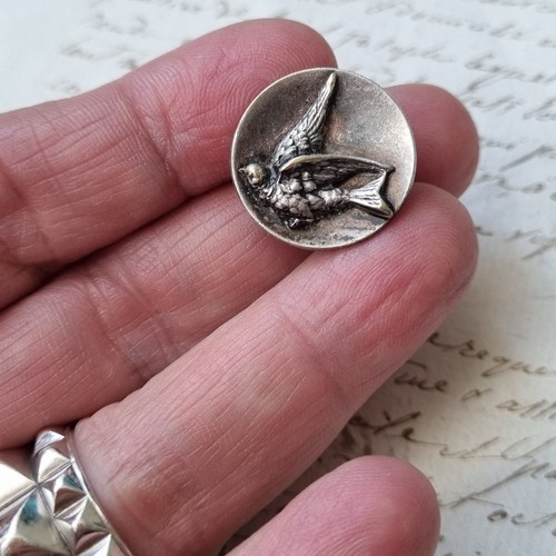 Antique swallow button 1900 - swallow,
