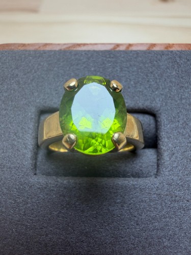 18ct yellow gold oval peridot - yellow,
