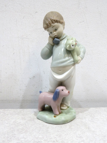 Nao lladro boy phone - boy, on