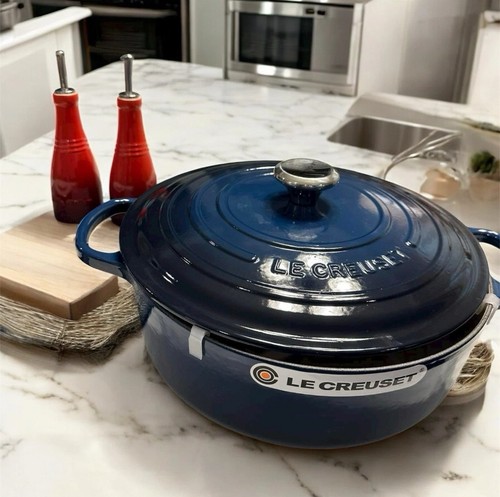New creuset signature - le,