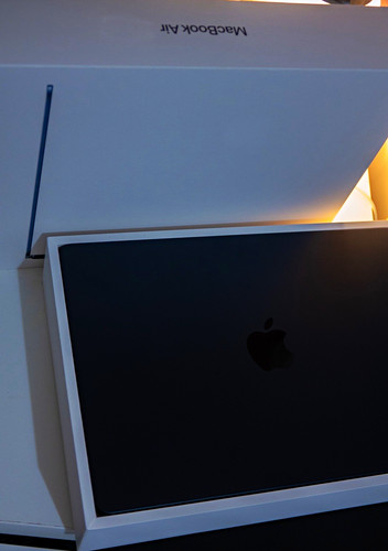 Apple macbook air inch - 13-inch, 2025